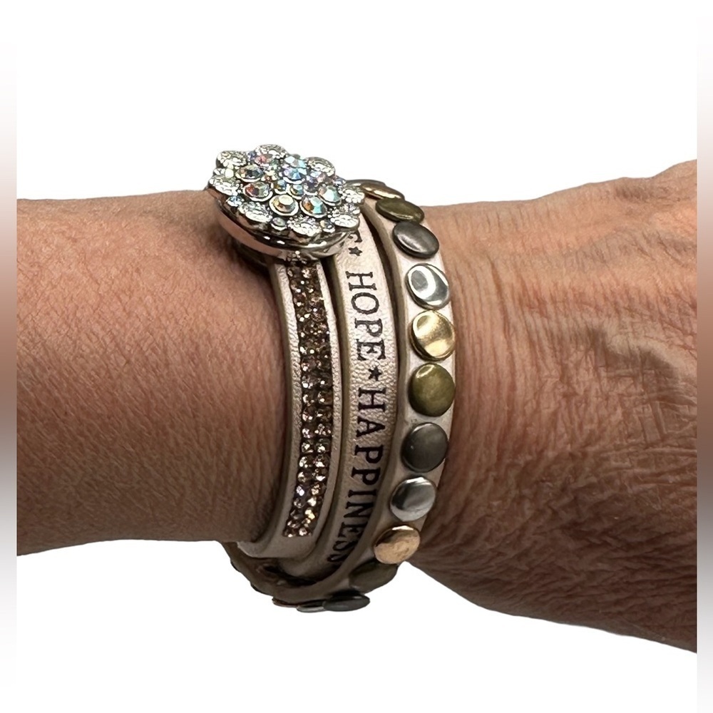 “Love, Hope, Happiness” Criss Cross Bracelet w/ Iridescent Sparkling Snap NWT - Picture 9 of 16